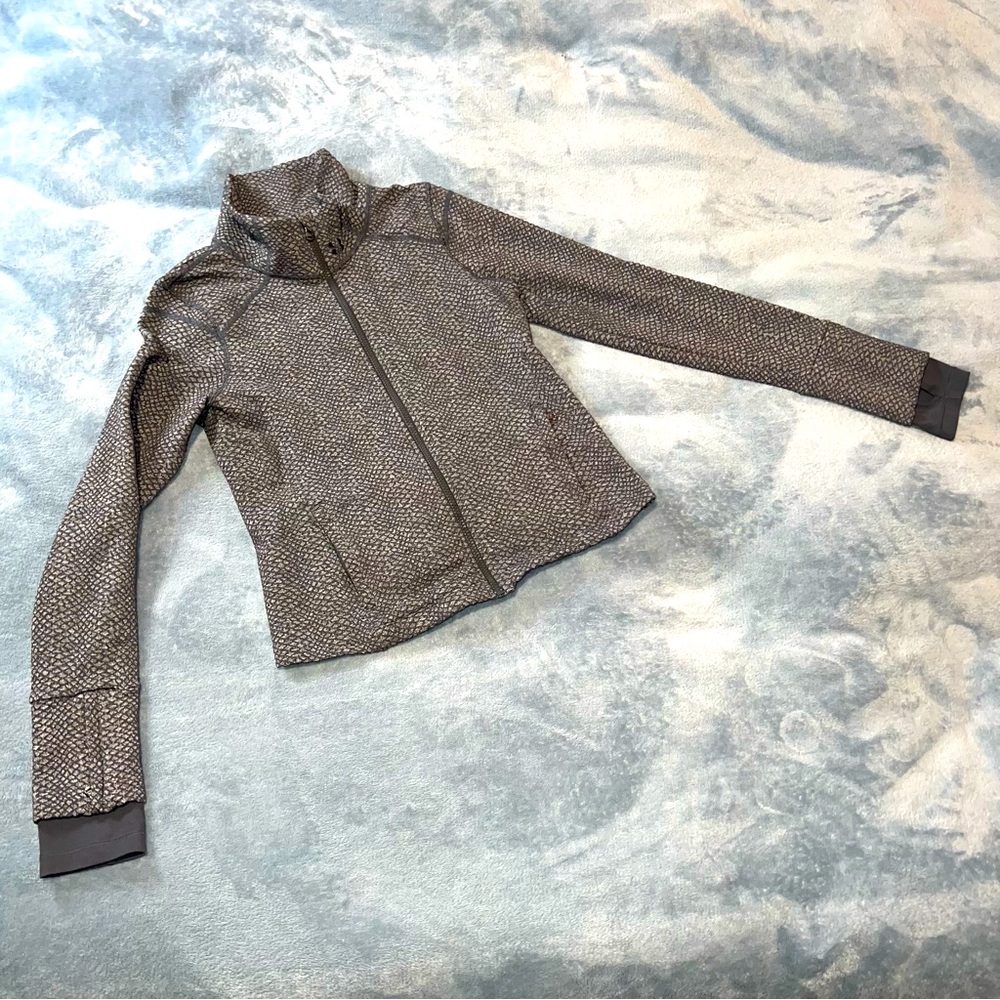 Under armour workout zip up (very good quality)